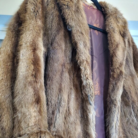 Vintage Fur Coat — For Repurposing / Craft Use Only - Picture 17 of 17